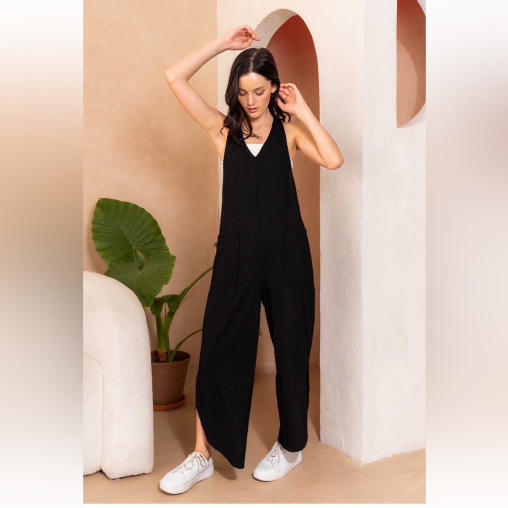 39 Textured Knit Sleeveless Jumpsuit